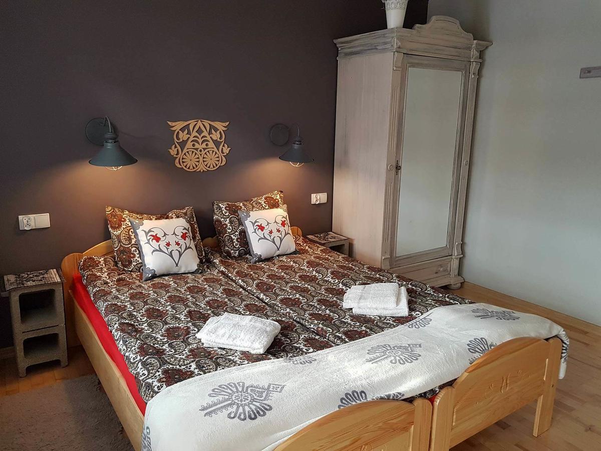 Koliba Nad Bialka Czarna Gora Bed & Breakfast ภายนอก รูปภาพ